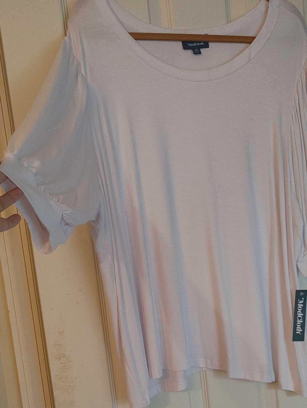 ModCloth White Short-Sleeve Scoop Neck Tee